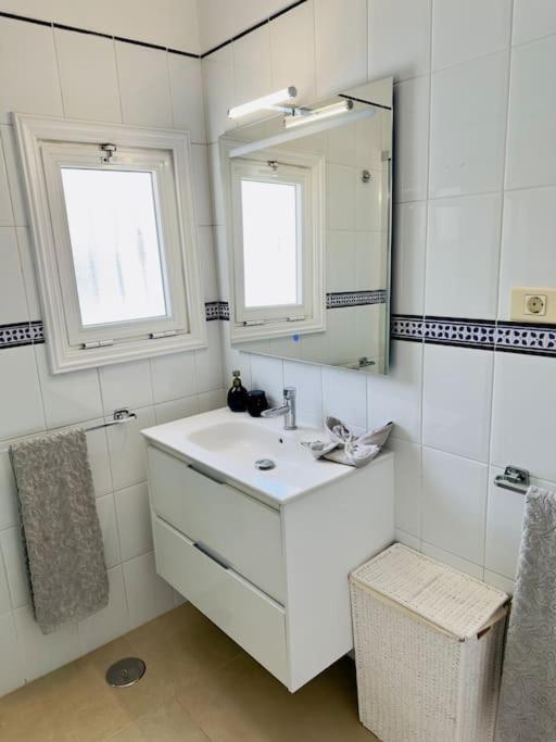 Beachfront Villa And Pool Puerto de Santiago  Ngoại thất bức ảnh