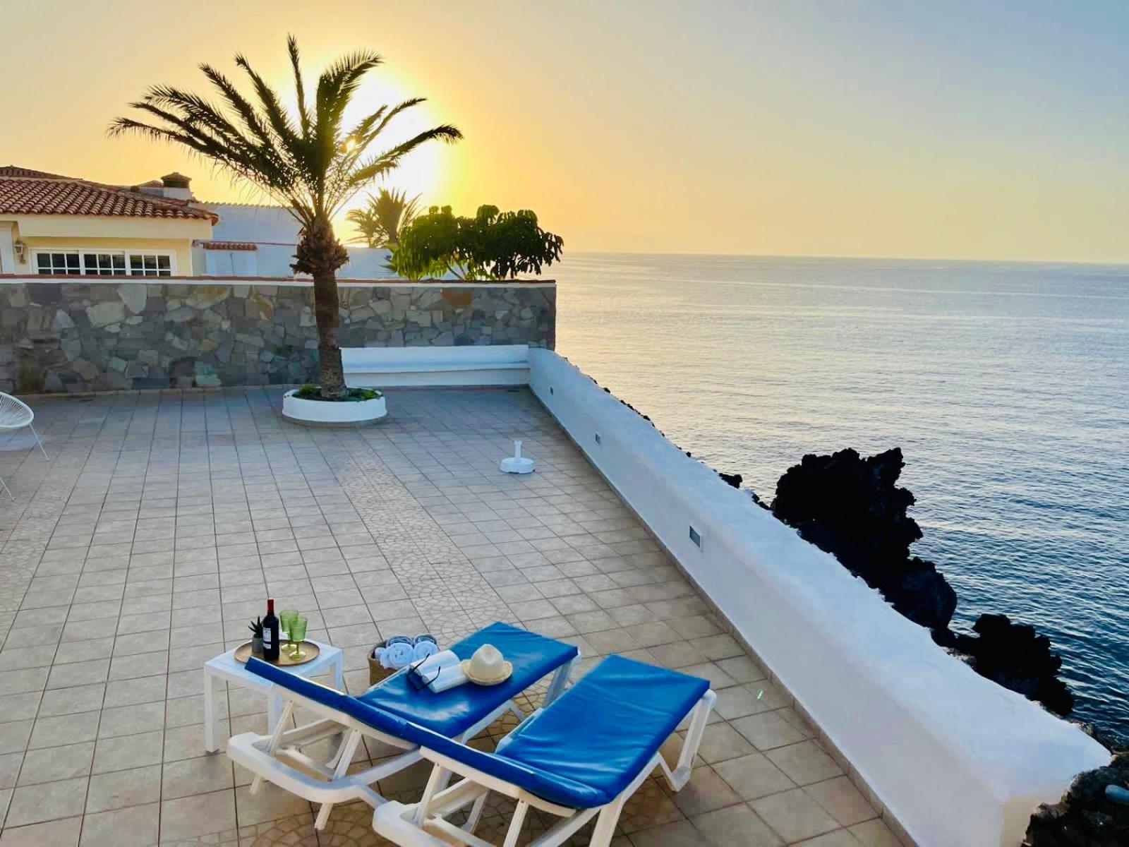 Beachfront Villa And Pool Puerto de Santiago  Ngoại thất bức ảnh